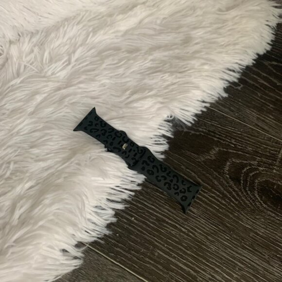 Ultra Soft Silicone Smoked Plum Leopard Engraved Apple Watch Band | 38/40/41mm - Picture 3 of 4